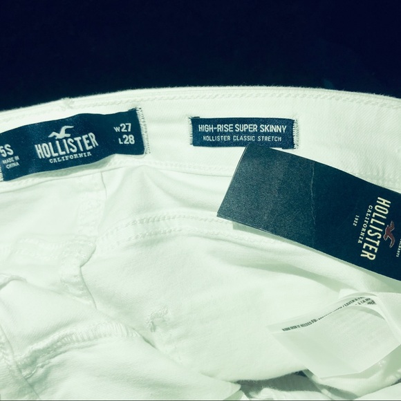 Hollister Jeans in White in Distressed style. - Picture 4 of 4